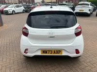 Used Hyundai i10 Premium 84 HP (61 kW) 2023 White Hatchback