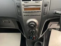 Begagnad Toyota Yaris 69 HK (50 kW) 2010 Blå Halvkombi