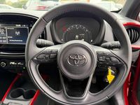 Used Toyota Aygo X 72 HP (52 kW) 2023 Red SUV
