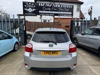 Used Toyota Auris Hybrid 136 HP (100 kW) 2011 Silver Hatchback