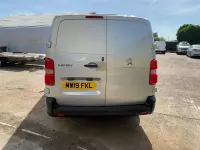 Käytetty Peugeot Expert 120 HP (88 kW) 2019 Hopea Van