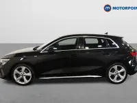 Begagnad Audi A3 S-Line 2022 Svart Sedan