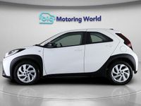 Used Toyota Aygo X PURE 72 HP (52 kW) 2022 White SUV
