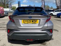 Używany Toyota C-HR 122 KM (89 kW) 2019 Srebrny SUV