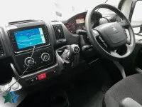 Second-hand Peugeot Boxer Premium 140 CP (102 kW) 2024 Alb Van