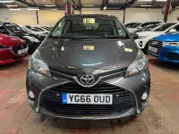 Begagnad Toyota Yaris 2016 Grå Halvkombi