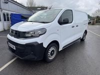 Used Vauxhall Vivaro S 120 HP (88 kW) 2024 White MPV