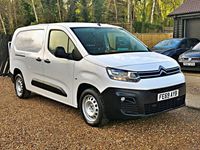 Used Citroën Berlingo 99 HP (72 kW) 2019 White MPV