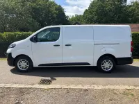 Used Vauxhall Vivaro 100 HP (73 kW) 2020 White MPV