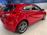 Used Mercedes A180 122 HP (89 kW) 2013 Red Hatchback