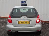 Used Mercedes A160 Elegance 95 HP (69 kW) 2011 Silver Hatchback