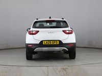 New Kia Stonic 100 HP (73 kW) 2025 White SUV