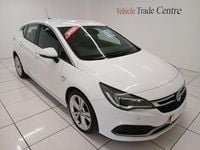 Used Vauxhall Astra SRi 150 HP (110 kW) 2017 White Hatchback