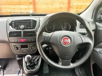 Begagnad Fiat Doblò Lounge 2018 Röd Minibuss
