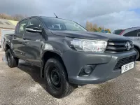 Begagnad Toyota HiLux Active 150 HK (110 kW) 2017 Grå Pickup