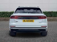 Used Audi Q8 Advanced 286 HP (210 kW) 2018 Glacier white metallic SUV