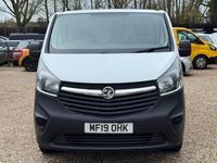 Second-hand Vauxhall Vivaro 95 CP (69 kW) 2019 Alb Monovolum