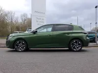 Usado Peugeot 308 Allure Premium 130 HP (95 kW) 2022 Verde Citadino