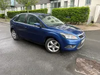 Używany Ford Focus Zetec 99 KM (72 kW) 2009 Niebieski Hatchback