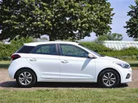 Used Hyundai i20 SE 100 HP (73 kW) 2018 White Hatchback