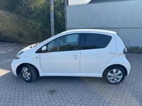 Used Toyota Aygo 68 HP (50 kW) 2011 White Hatchback