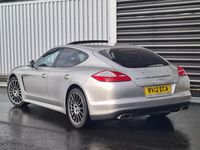 Used Porsche Panamera 250 HP (183 kW) 2012 Silver Hatchback