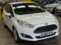 Second-hand Ford Fiesta Titanium 2017 Alb Hatchback