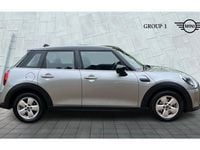 Begagnad Mini Cooper Classic 136 HK (100 kW) 2023 Silver Halvkombi