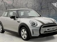 Używany Mini Cooper Classic 134 KM (98 kW) 2023 Srebrny Hatchback