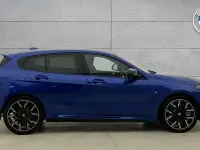 Usado BMW M135 Comfort Edition 296 CV (217 kW) 2025 Azul Utilitario