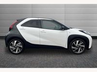 Used Toyota Aygo X 72 HP (52 kW) 2024 White SUV