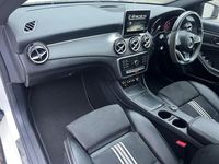 Used Mercedes CLA220 174 HP (127 kW) 2018 White Sedan