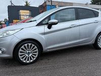 Usado Ford Fiesta Titanium 96 HP (70 kW) 2010 Prateado Citadino