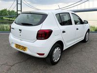 Used Dacia Sandero Essentiel 75 HP (55 kW) 2020 White Hatchback