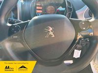 Used Peugeot 108 Active+ 68 HP (50 kW) 2016 White Hatchback