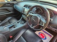 Used Jaguar XE R-Sport 200 HP (147 kW) 2018 White Sedan