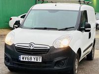 Used Vauxhall Combo S 95 HP (69 kW) 2018 White MPV