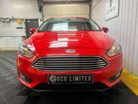 Used Ford Focus Zetec 125 HP (91 kW) 2015 Red Estate
