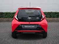 Used Toyota Aygo Trend 72 HP (52 kW) 2019 Red Hatchback