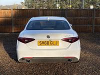 Used Alfa Romeo Giulia Saloon Super 180 HP (132 kW) 2018 White Sedan
