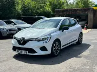 Used Renault Clio V Evolution 145 HP (106 kW) 2023 White Hatchback