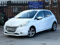 Used Peugeot 208 Allure 115 HP (84 kW) 2012 White Hatchback