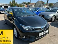 Used Toyota Auris Hybrid 136 HP (100 kW) 2016 Hatchback