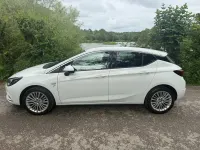 Used Vauxhall Astra SRi 2016 White Hatchback
