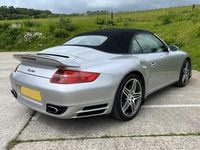 Usado Porsche 911 Turbo Cabriolet 480 HP (353 kW) 2008 Prateado Cabrios