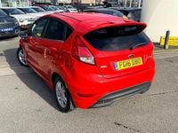 Used Ford Fiesta Zetec 99 HP (72 kW) 2016 Red Hatchback