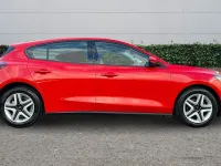 Używany Ford Focus Trend 125 KM (91 kW) 2022 Czerwony Hatchback