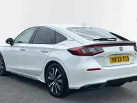 Używany Honda Civic Elegance 143 KM (105 kW) 2025 Biały Hatchback