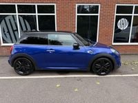 Begagnad Mini Cooper Hatch 2018 Blå Halvkombi