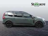 Used Dacia Jogger Extreme 140 HP (102 kW) 2024 Green MPV